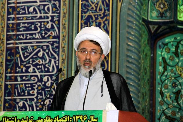 جوانان باید نماز جمعه را از آن خود بدانند/ نماز جمعه دانشگاه هفتگی است