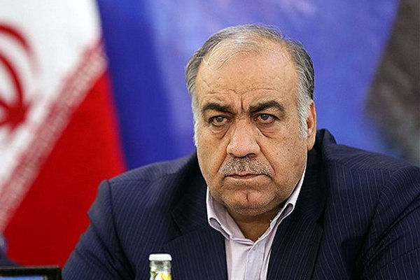 برای انتقال مجروحان کرمانشاه با کمبود آمبولانس مواجه هستیم