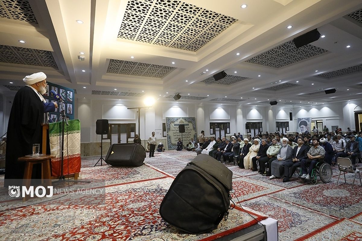 مراسم محفل با قران بیاد شهید مدافع در کیش