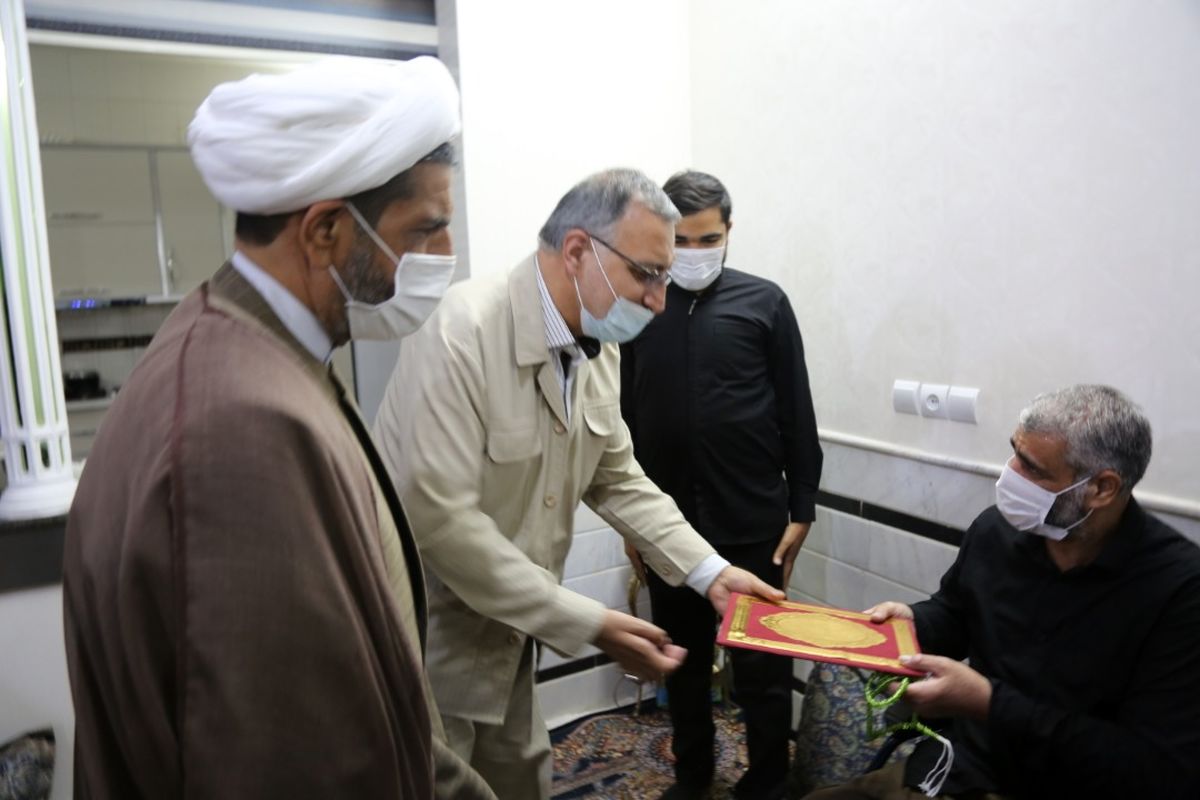 دیدار زاکانی با خانواده شهدا