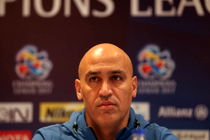 به بازیکنان گفتم پول نداریم، هر کس خواست می‌تواند برود