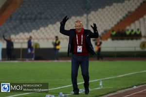 عدم پاسخگویی مسوولان باشگاه در خصوص آخرین وضعیت قرارداد کالدرون / شائبه رفتن کالدرون قوی تر شد!