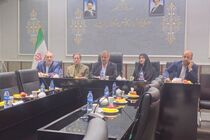 برای گسترش مشارکت خانواده‌ها در آموزش تلاش می کنیم