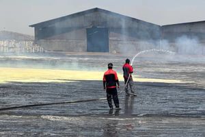 حضور سریع تیم ایمنی نیروگاه بندرعباس در حادثه اسکله شهید رجایی