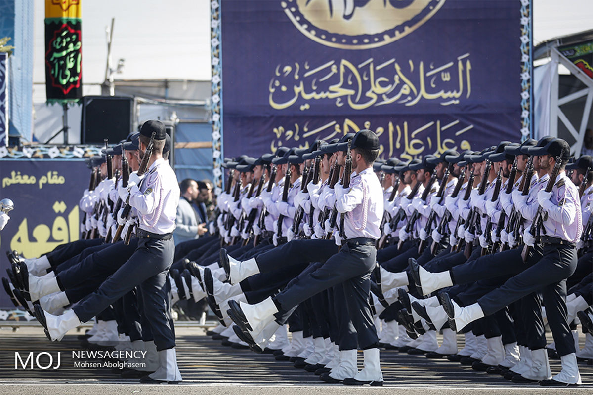 رژه نیروهای مسلح با حضور رییس جمهور