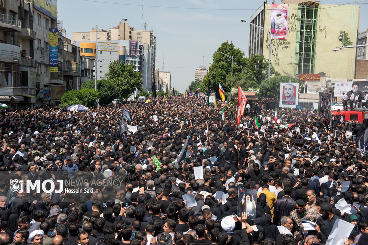 مراسم تشییع پیکر رئیس جمهور و همراهان شهیدش در تهران