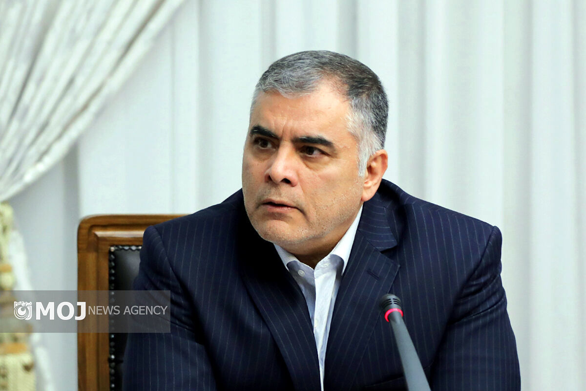 محسن پاک‌نژاد وزیر نفت