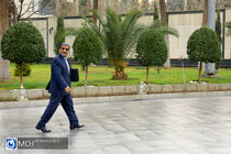 همچنان پای فردوسی‌پور می‌ایستم