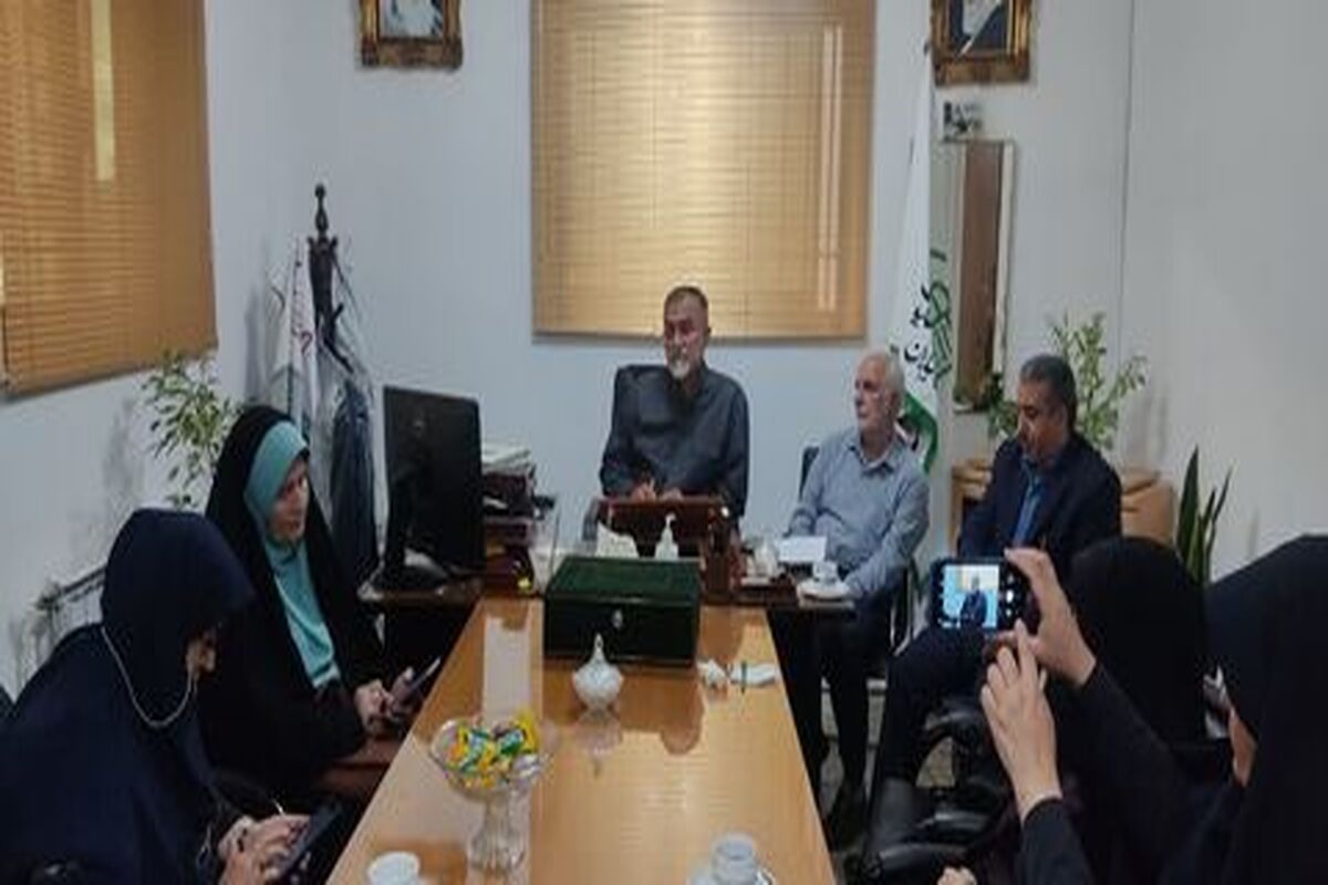 بانوان خبرنگار گیلانی در سفر اربعین به عراق گل کاشتند