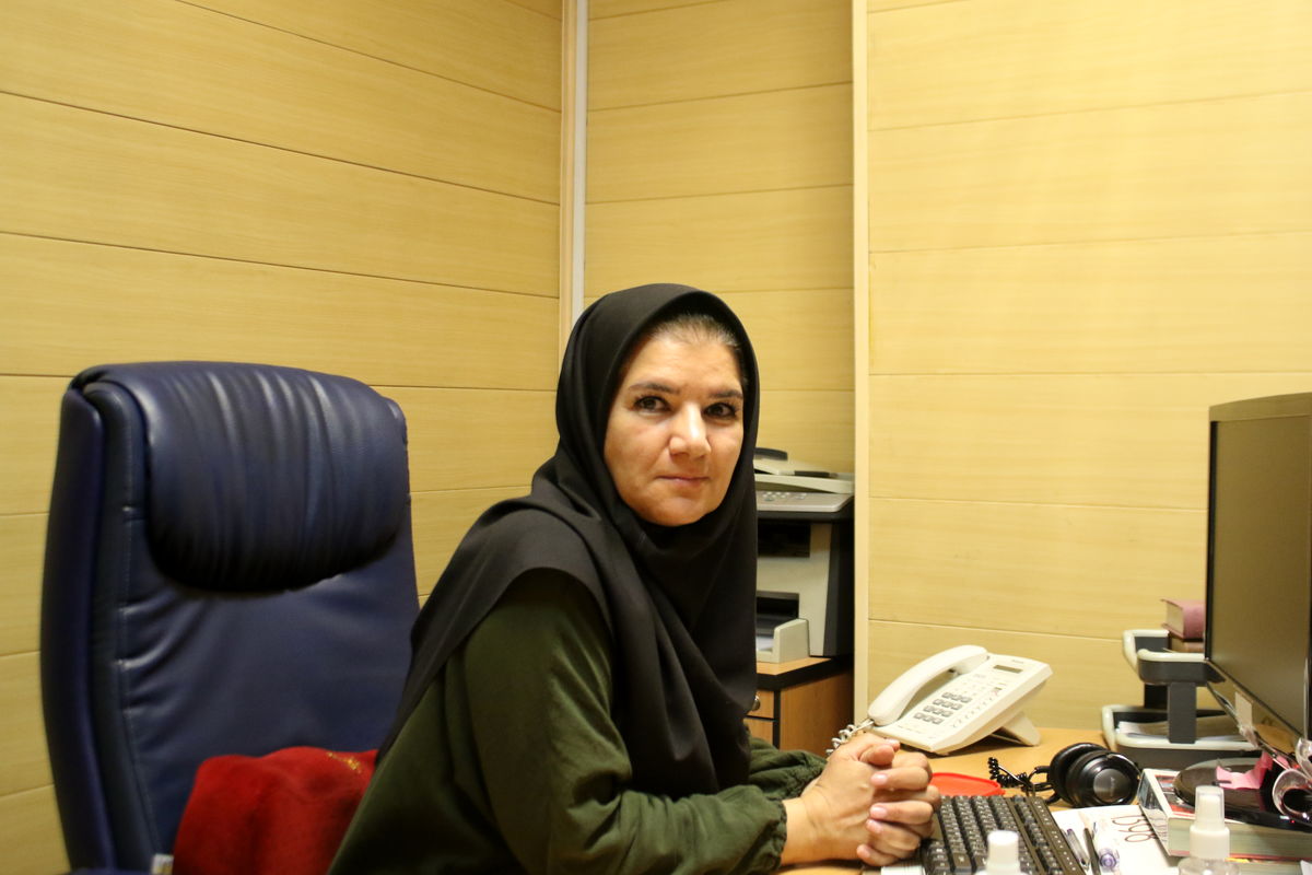 عاطفه سادات دربندی تهیه کننده برنامه آفریقای امروز