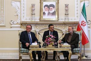 لاریجانی: ۱+۵ از حرکات آزاردهنده در روند اجرای برجام خودداری کند