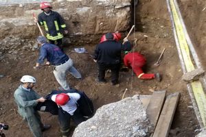 دو کارگر در حادثه گودبرداری ساختمان محبوس شدند
