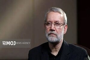 نماز متفاوت شهید لاریجانی در مسکو! + فیلم