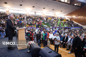 جامعه حق بازخواست مسئولان را دارد