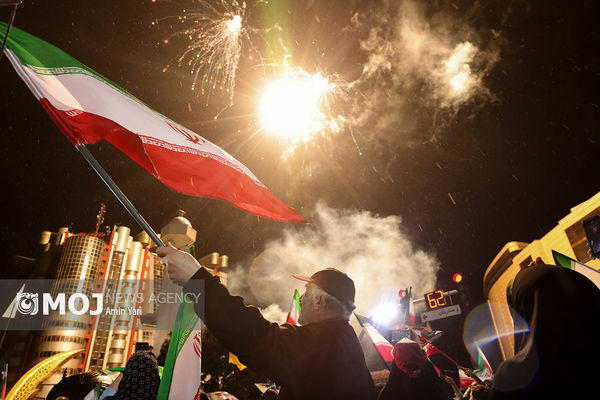 جشن شب ولادت امام رضا(ع) در میدان صادقیه