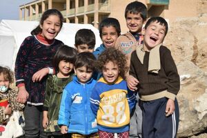 سفیران مهر خنده را مهمان کودکان سرپل ذهابی کردند