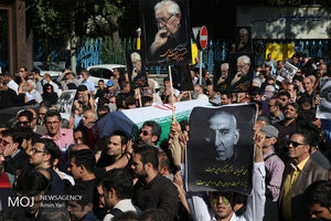 تشییع پیکر ابراهیم یزدی