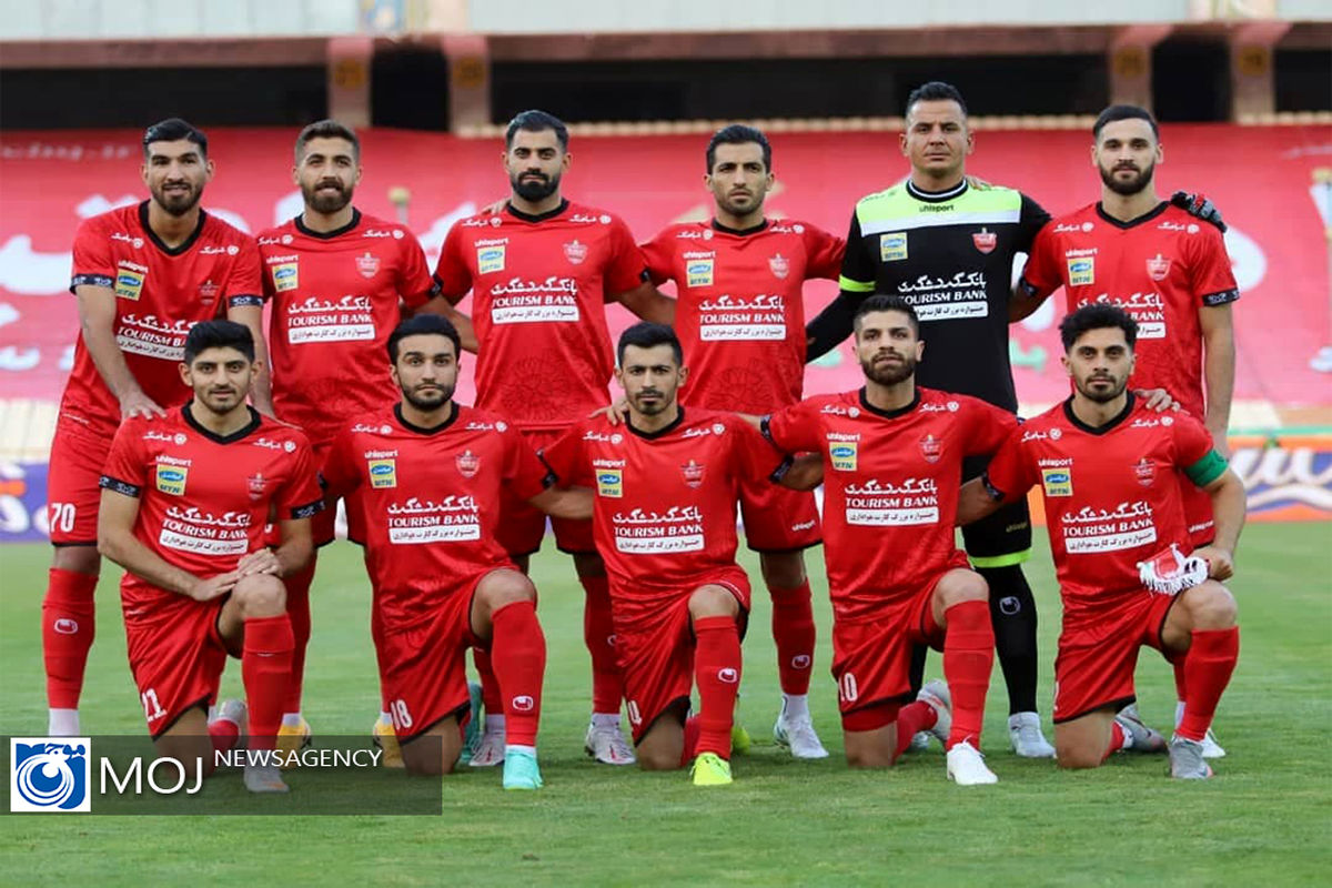 دیدار تیم های فوتبال پرسپولیس و استقلال تهران