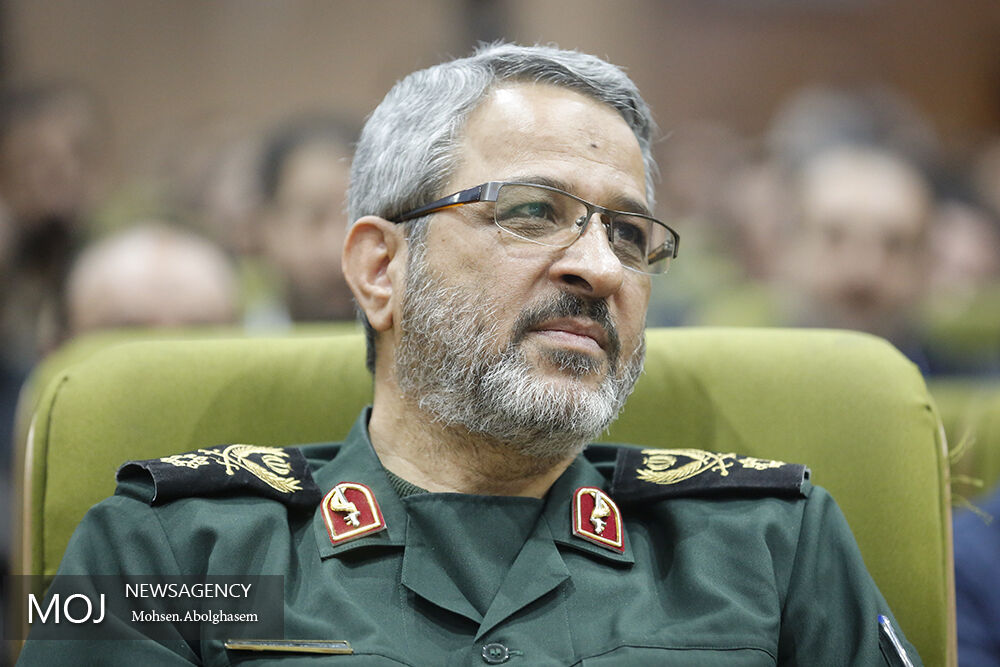 بسیج خود را نوکر و خادم مردم می‌داند/ 8 استان به عنوان معین جهت کمک رسانی و امداد رسانی انتخاب شدند