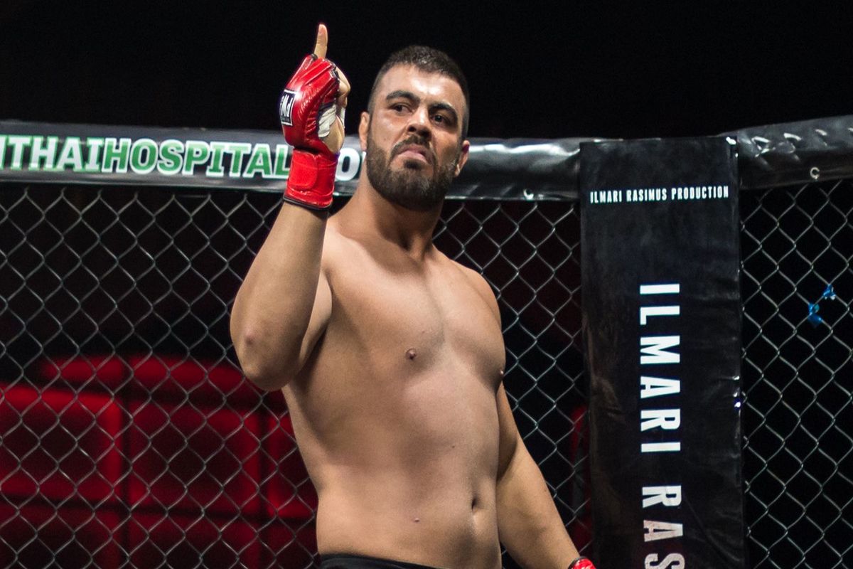 امیر علی اکبری کشتی گیر سابق تیم ملی