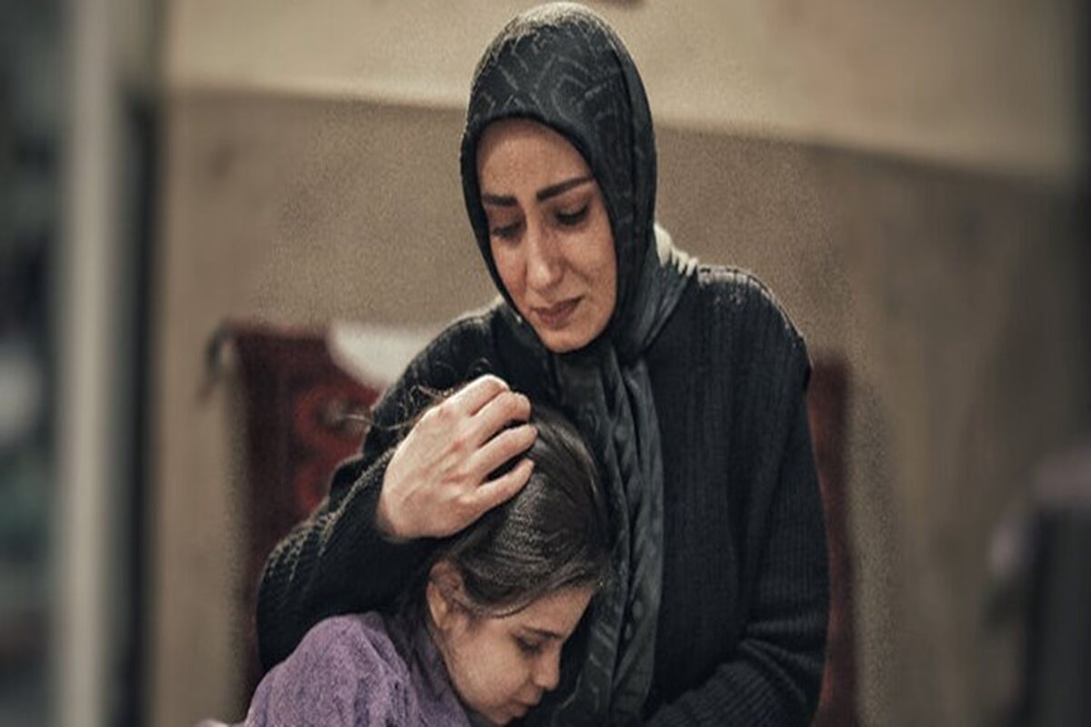 سریال بی همگان