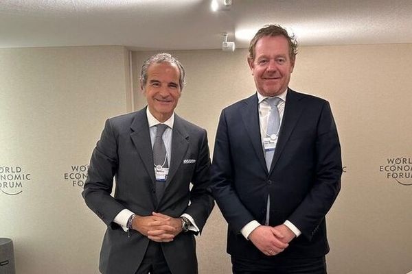 گروسی و وزیر خارجه هلند درباره برنامه هسته‌ای ایران رایزنی کردند