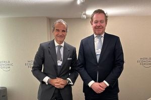 گروسی و وزیر خارجه هلند درباره برنامه هسته‌ای ایران رایزنی کردند