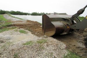  آغاز عملیات برداشت جاده احداثی در تالاب استیل 