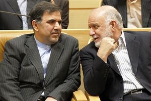 جمع آوری ۲۰۰ امضا برای شکایت از «زنگنه» و «آخوندی»