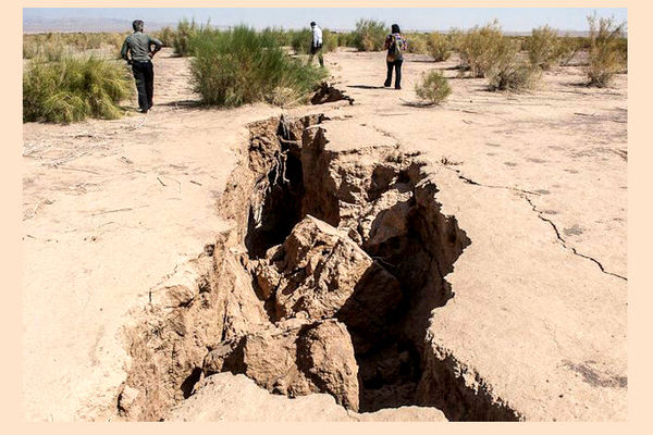 فرونشست نتیجه بهره‌برداری غیرمتوازن از سفره‌های آب است