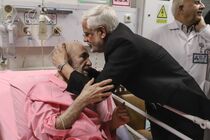 عیادت معاون اول رئیس‌جمهور از خاتمی در بیمارستان تهران
