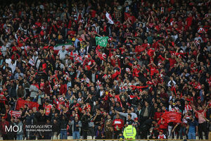 جشن قهرمانی تماشاگران پرسپولیس قبل از بازی با سایپا