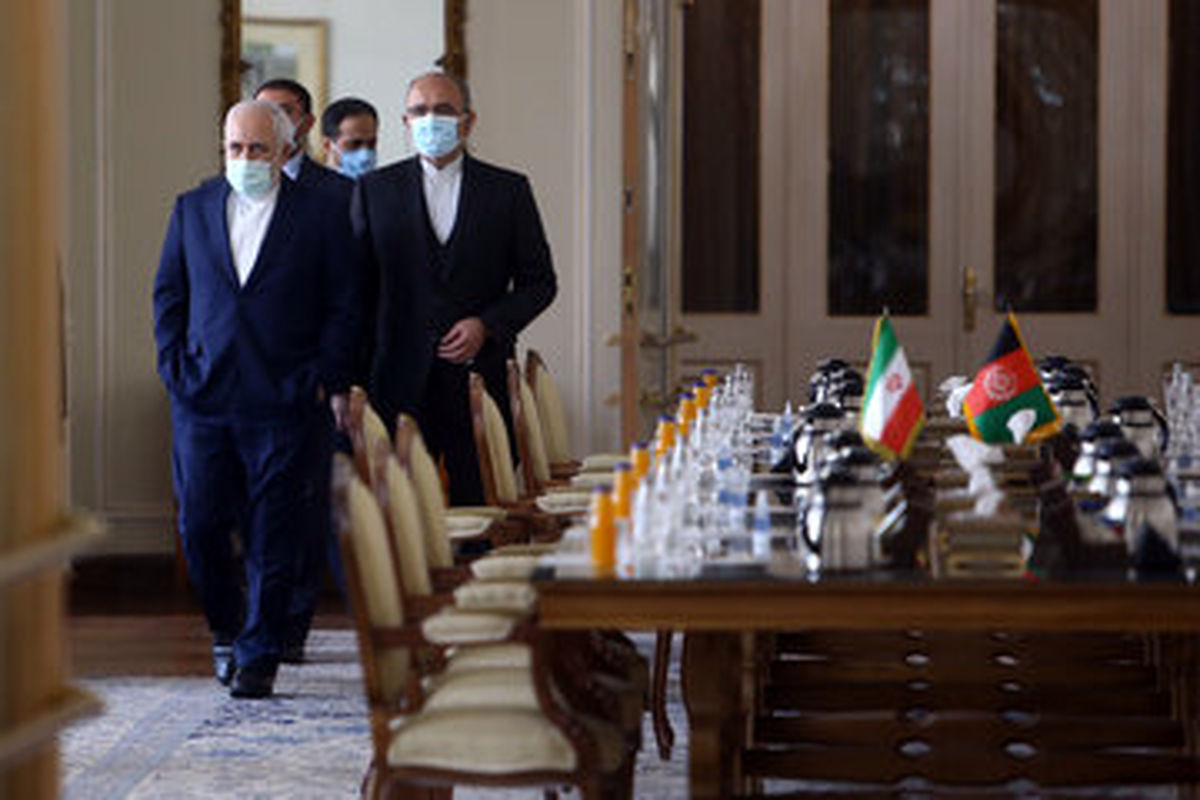 دیدار ظریف با مشاور امنیت ملی افغانستان