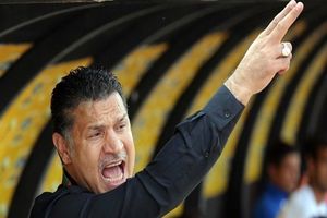 عصبانیت شدید دایی و بازیکن سایپا از تصمیم داور