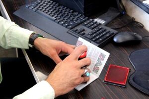 براساس لایحه عفاف و حجاب، گذرنامه بی‌حجابان جلب می‌شود