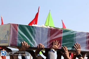 تشییع پیکر شهدای گمنام در دریاچه شهدای خلیج فارس