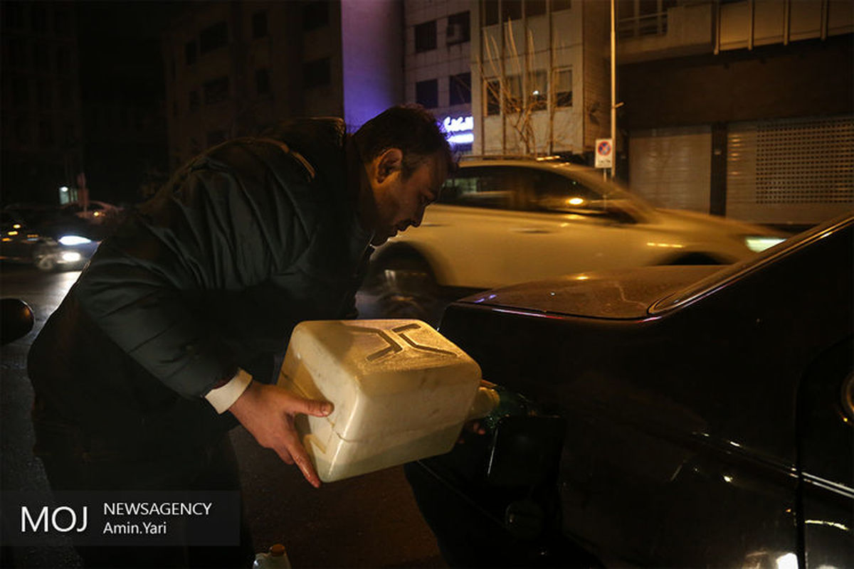 صف+طولانی+پمپ+بنزین+پس+از+وقوع+زلزله+۵.۲+ریشتری+تهران+ (1)