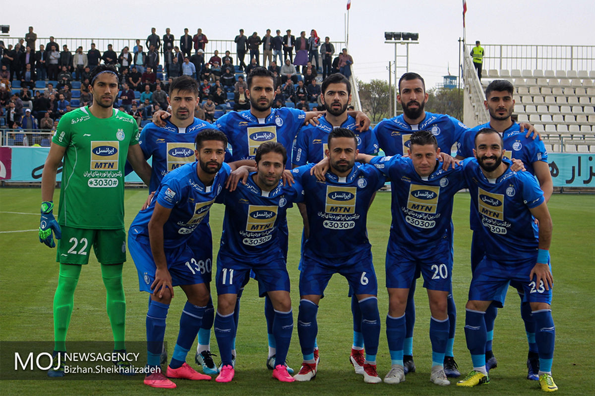 دیدار تیم های فوتبال گسترش فولاد تبریز و استقلال تهران