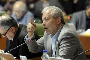 سالانه 700 هزار میلیارد ریال از درآمد پایدار شهرداری تهران دور ریخته می شود