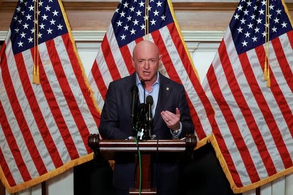 سناتور دموکرات خواستار تحقیق رسمی درباره حملات مرگبار به قایق کارائیب می‌شود