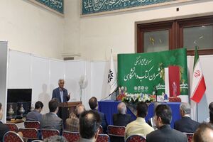 نویسندگان  و پیشکسوت دانشگاهی در نمایشگاه کتاب تهران تقدیر شدند