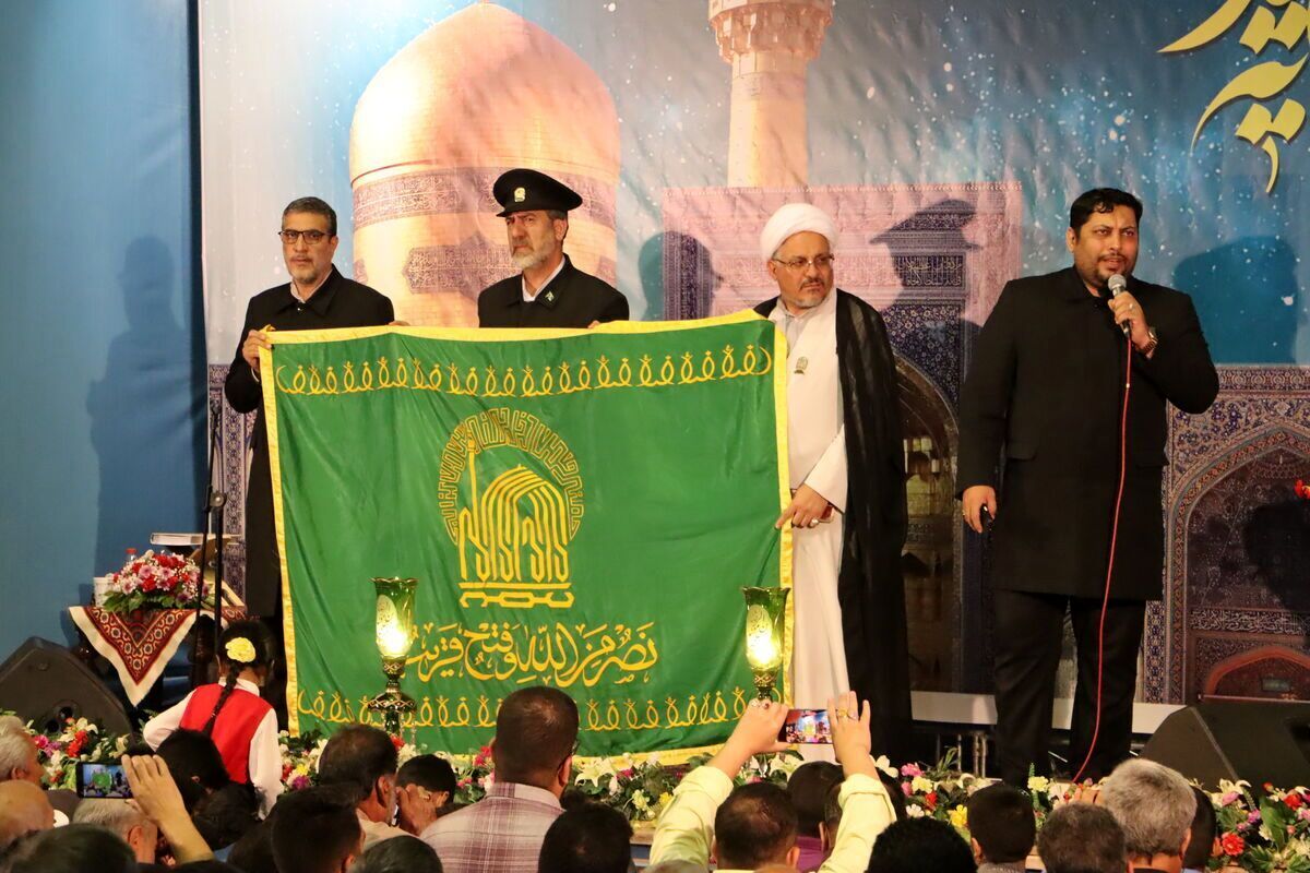 کاروان زیر سایه خورشید