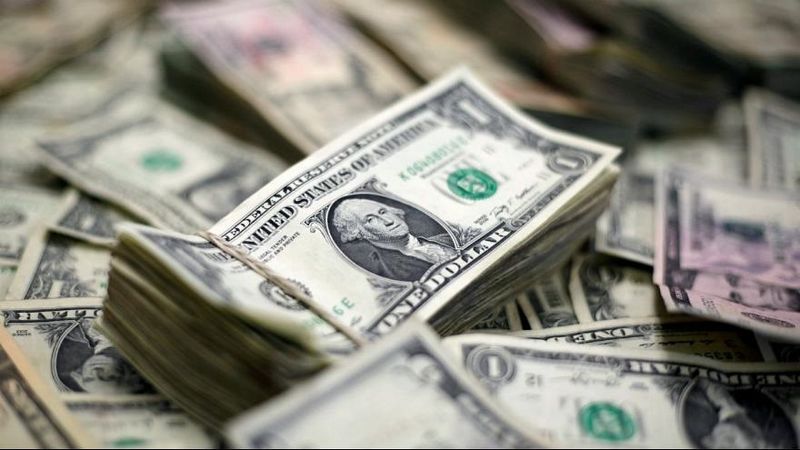 ارزش دلار کاهش یافت