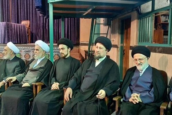 مراسم بزرگداشت رهبر شهید انقلاب در حسینیه شماره یک جماران برگزار شد