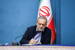پزشکیان درگذشت مادر شهیدان والامقام «آدمی» را تسلیت گفت