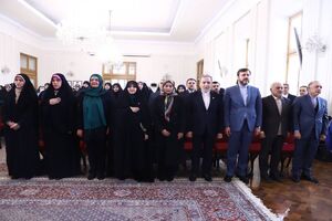 روایت واحد و واقعی از زن ایرانی ارائه دهیم/ به وجود زنان ایرانی خارج از کشور افتخار می‌کنیم