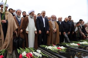 ادای احترام مسئولان گیلان به مقام شامخ شهدای والامقام انقلاب اسلامی به روایت تصویر