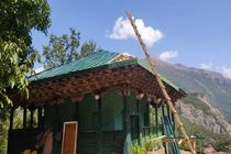 آغاز عملیات اجرایی مرمت بقعه متبرکه امامزاده‌هاشم و محتشم روستای لشکان رحیم آباد