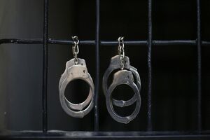 دستگیری سارقین منزل و کشف ۴۰۰ گرم طلاهای مسروقه در گراش/ نزاع و درگیری منجر به قتل در فامور کازرون