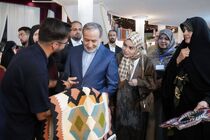 وزیر امور خارجه از نمایشگاه خیریه انجمن دیپلماتیک بانوان بازدید کرد